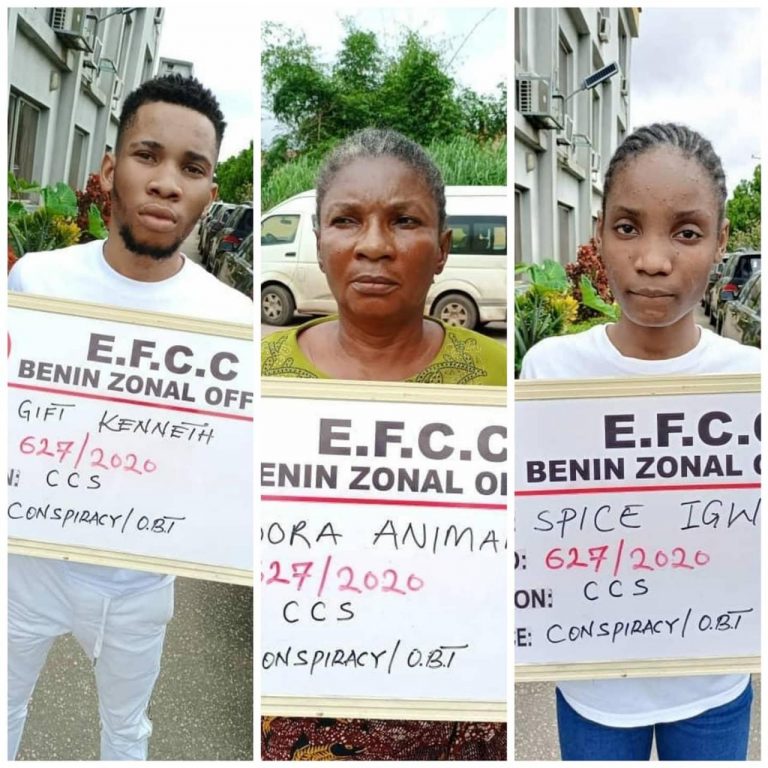 EFCC Arrests 22-Year-Old Boy, Mother, Girlfriend For Fraud