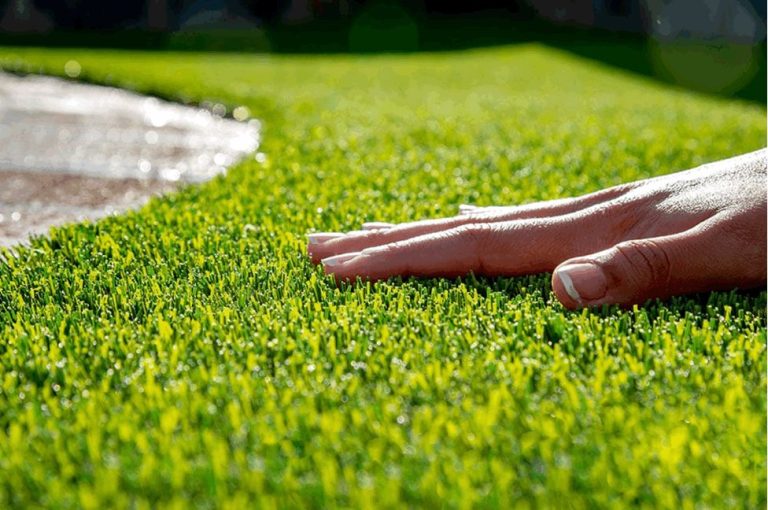 Artificial Grass Liquidator – Why Consider Artificial Turf For Your Lawn?