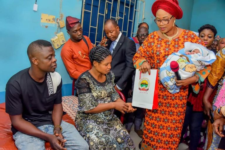 Ekiti First Lady Welcomes First Baby Of The Year, Donates Gifts To Triplets